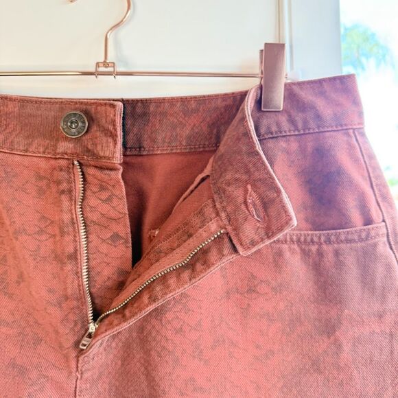 BDG Denim 100% Cotton Mini Skirt in Brick Red Snake Skin Print size Large - Picture 4 of 10